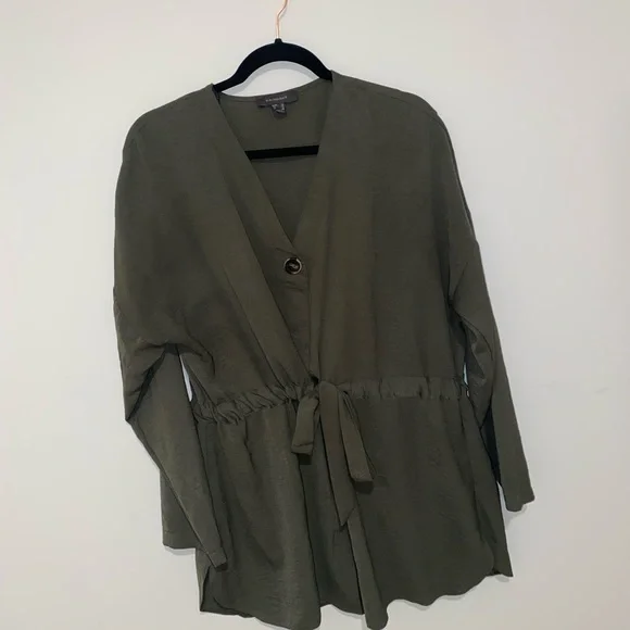 Gently worn green Primark blouse size 12. - Picture 2 of 8